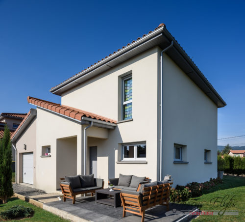 Maison traditionnelle dans l’ouest lyonnais. Idéale petite surface de terrain